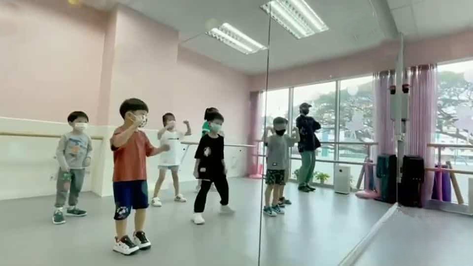Kids Street Dance class at Tang Dance Academy - Dynamic and cool choreography